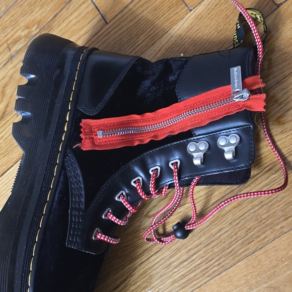 DR MARTENS X ATMOS TARIK ZIP BOOT - BLACK VELVET SMOOTH LEATHER - Picture 7 of 10